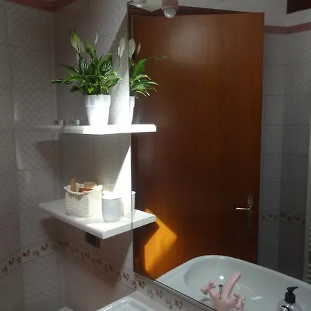 Casa Virginia Сала-Комачина